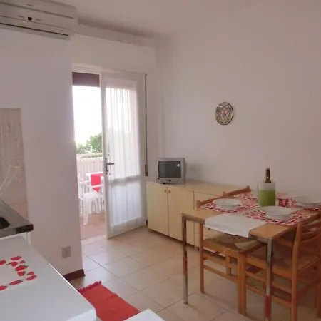 Beautiful One-bedroom With Terrace In Apartment *