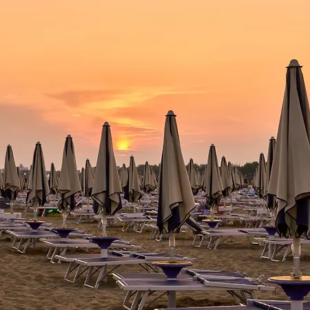 Beautiful One-bedroom With Terrace In Bibione