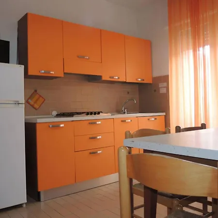 דירה Adorable Flat With Terrace In - Beahost