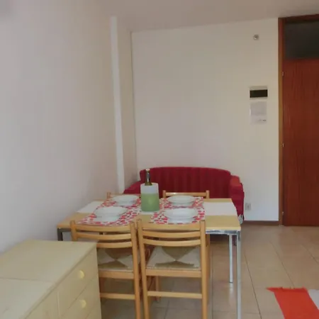 Adorable Flat With Terrace In - Beahost דירה